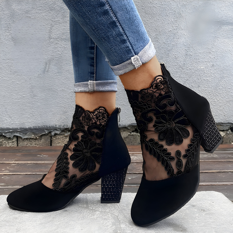 Women's Heels with Wide Toe Shape - image 1