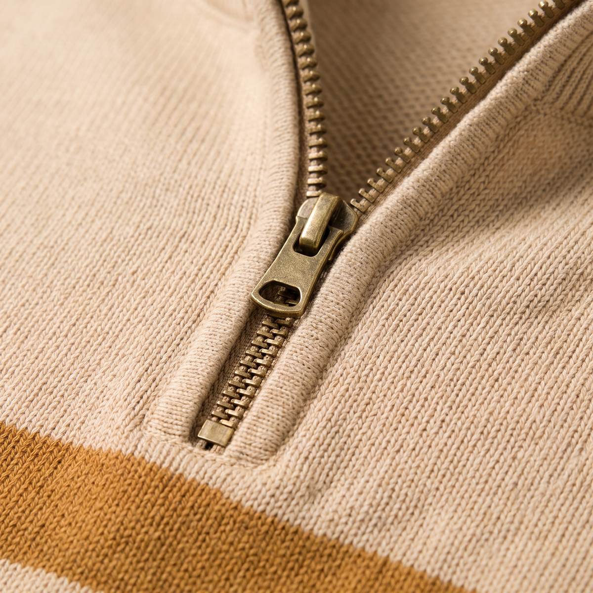 Men's Two-Tone Quarter-Zip Jumper with Ribbed Cuffs and Hem - image 4