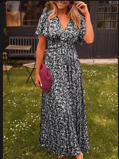 Elis – Long and flowy dress with floral print