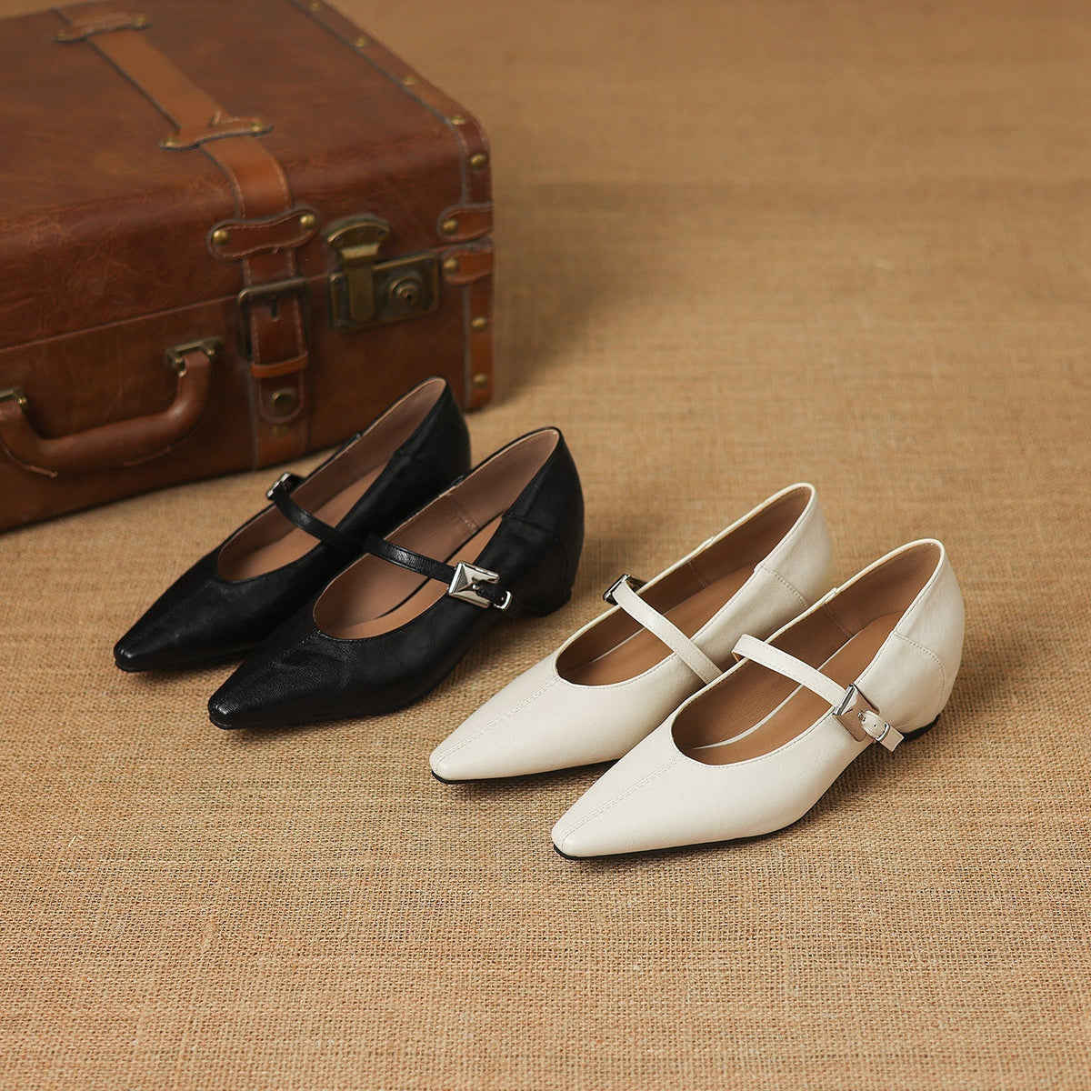 Erin | Pointed-Toe Mary Jane Flats