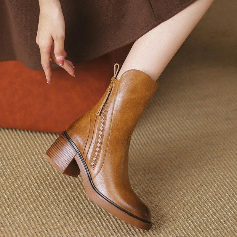 Women's Heeled Ankle Boots with Zip Fastening - image 5
