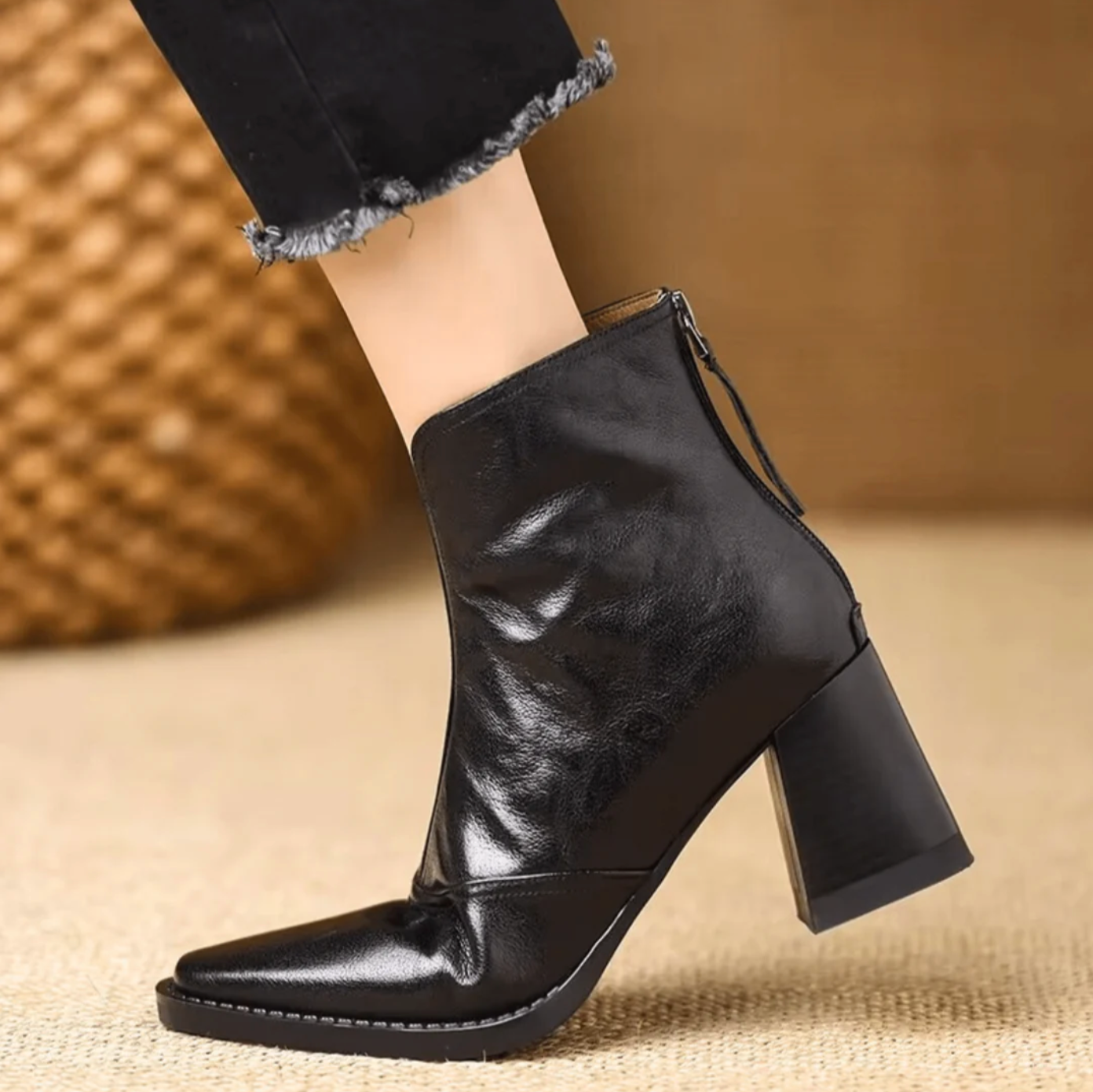 Lyla - Elegant Slip-On Boots