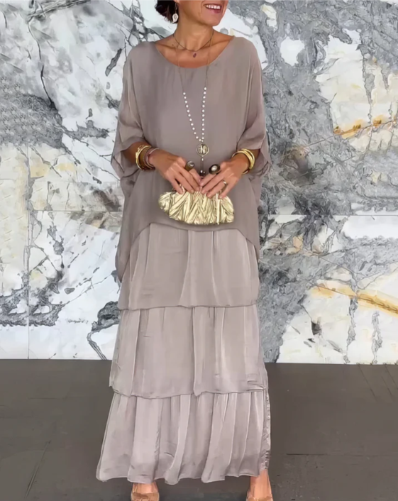 Lara – Elegant long and flowing dress