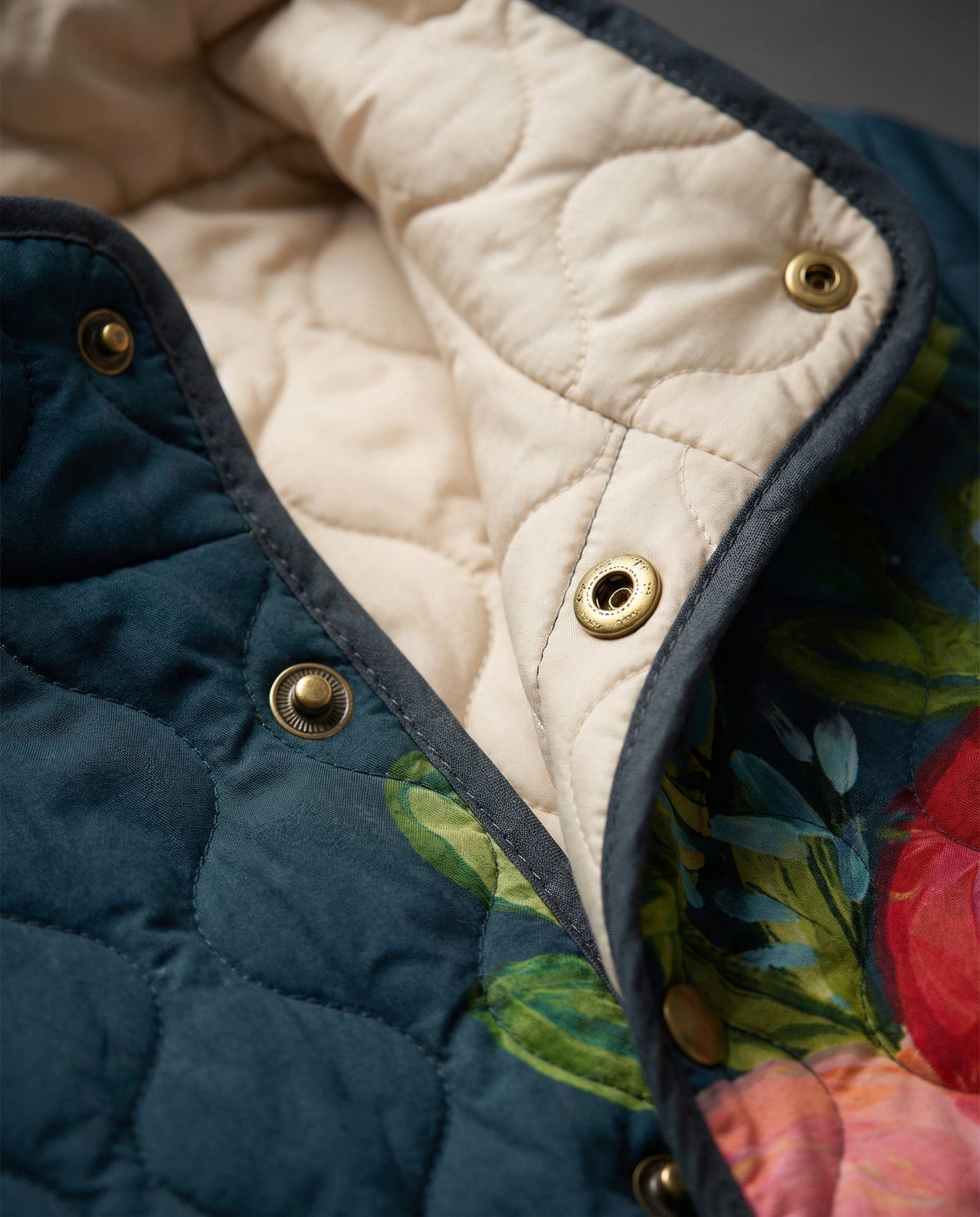 Women's Vintage Floral Print Quilted Jacket - image 2