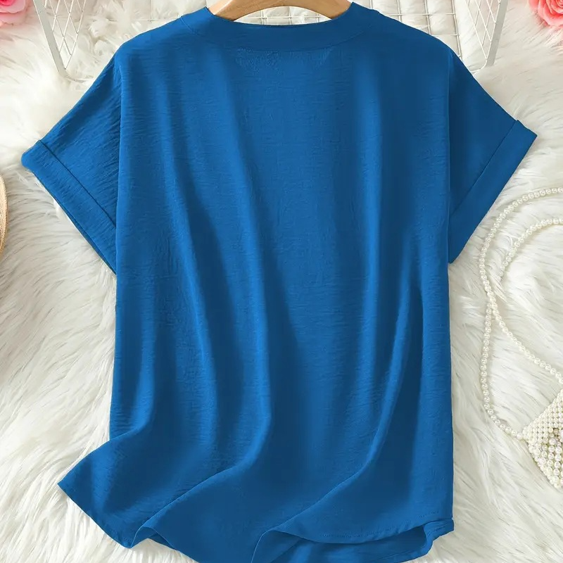 Isla | Lightweight Top with V-Neck